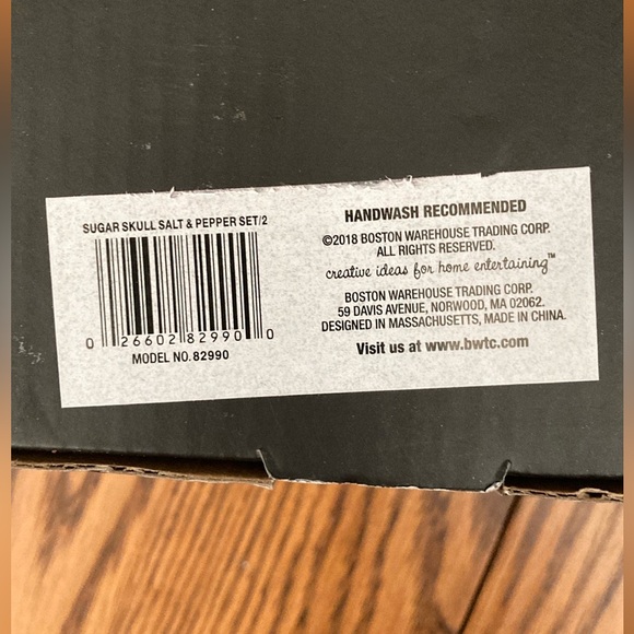 💕💀SUGAR SKULLS💀💕Dia de Los Muertos SALT/PEPPER SHAKERS NEW-lN-BOX💀🖤black/white🤍💀 - Picture 5 of 9